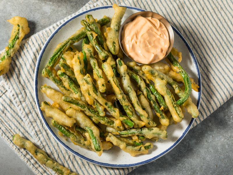 Deep Fried Green Beans with Sauce