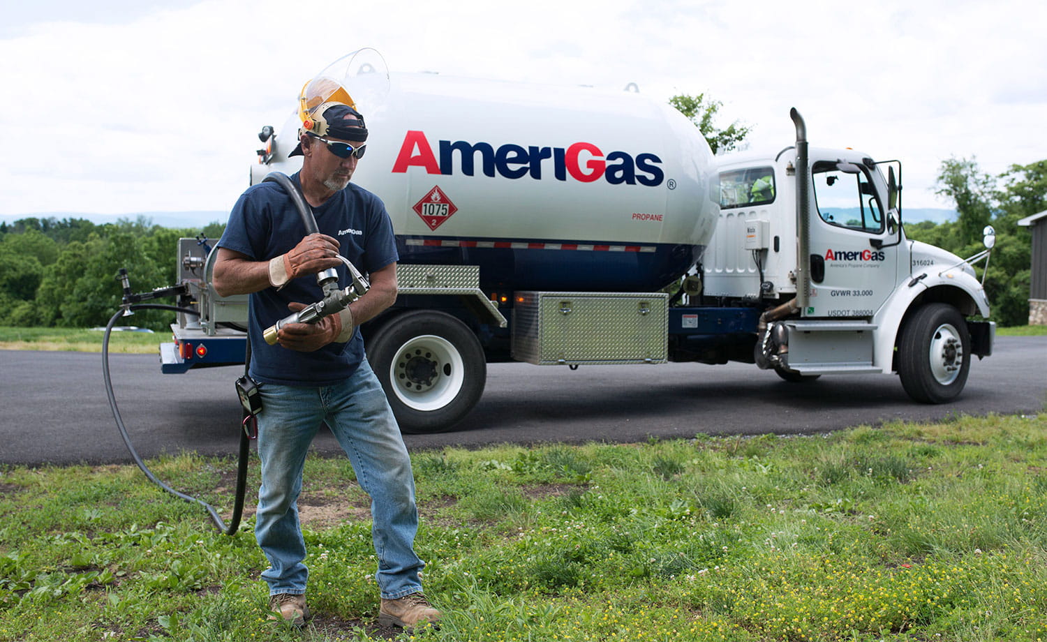AmeriGas propane delivery driver making a delivery